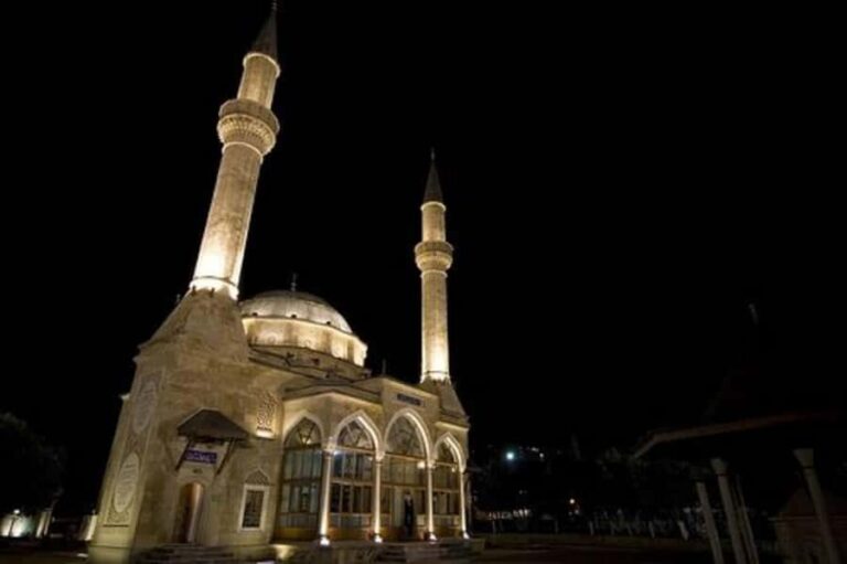 Night Lights of Baku: Guided Tour - Highland Park: The Best First Photo Stop in the City