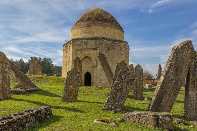 Private Shamakhi - Lahij tour - Stop 2: Shamakhi’s Juma Mosque With Three Separate Prayer Areas